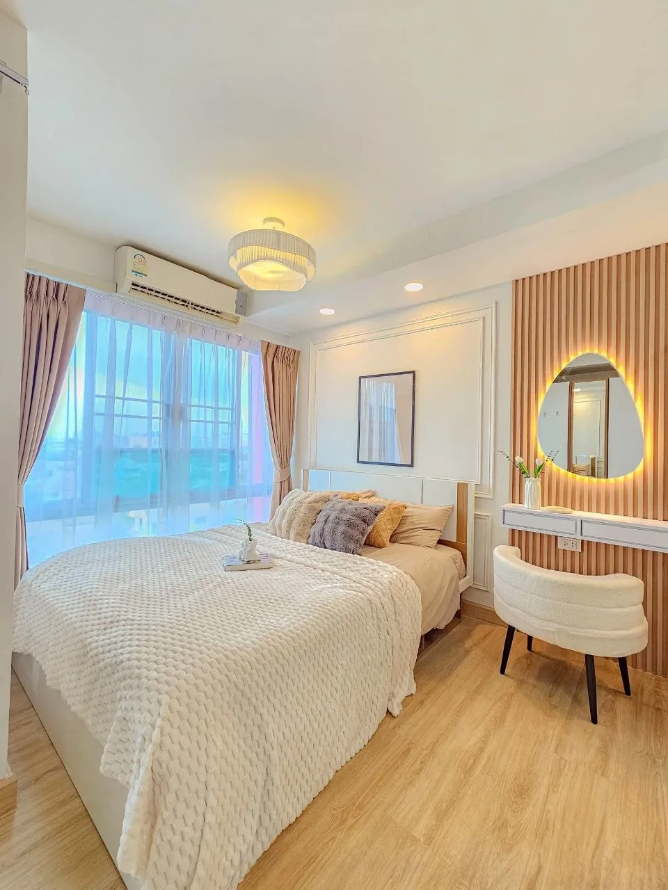 1 bedroom condo for sale in Sukhumvit Bangkok - swimming pool and building amenities