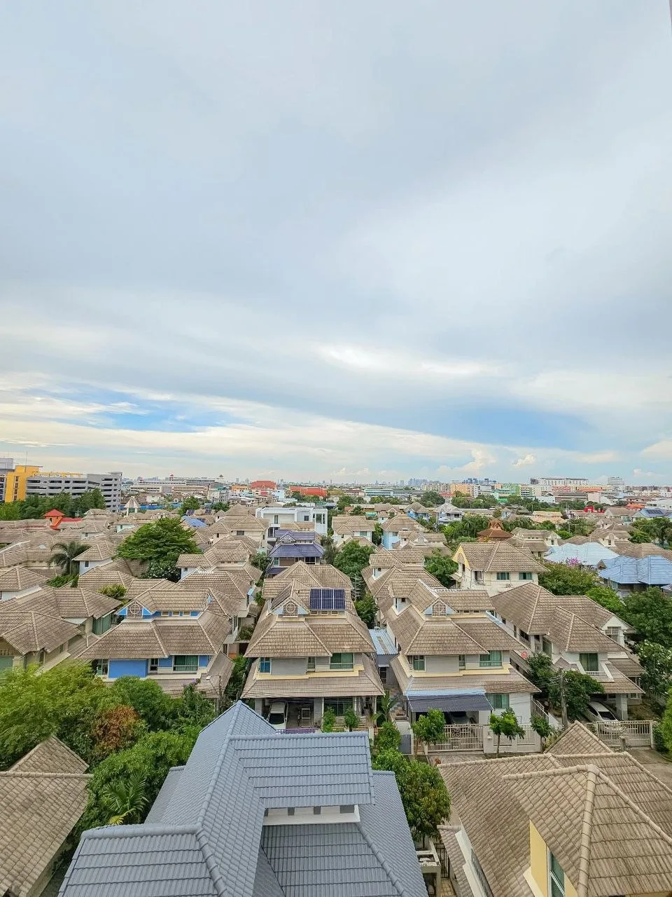 1 bedroom condo for sale in Sukhumvit Bangkok - balcony perspective