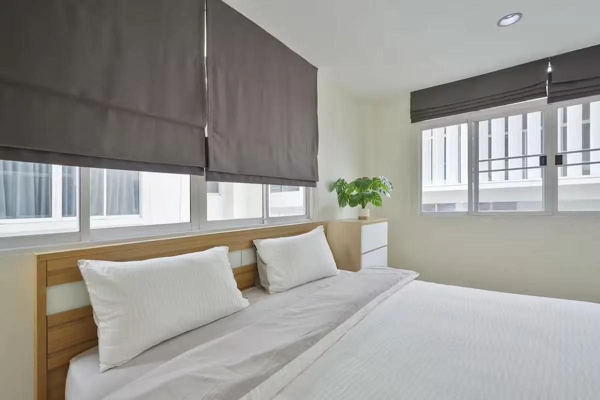 5 bedroom house for rent in Sukhumvit Bangkok - master bedroom interior