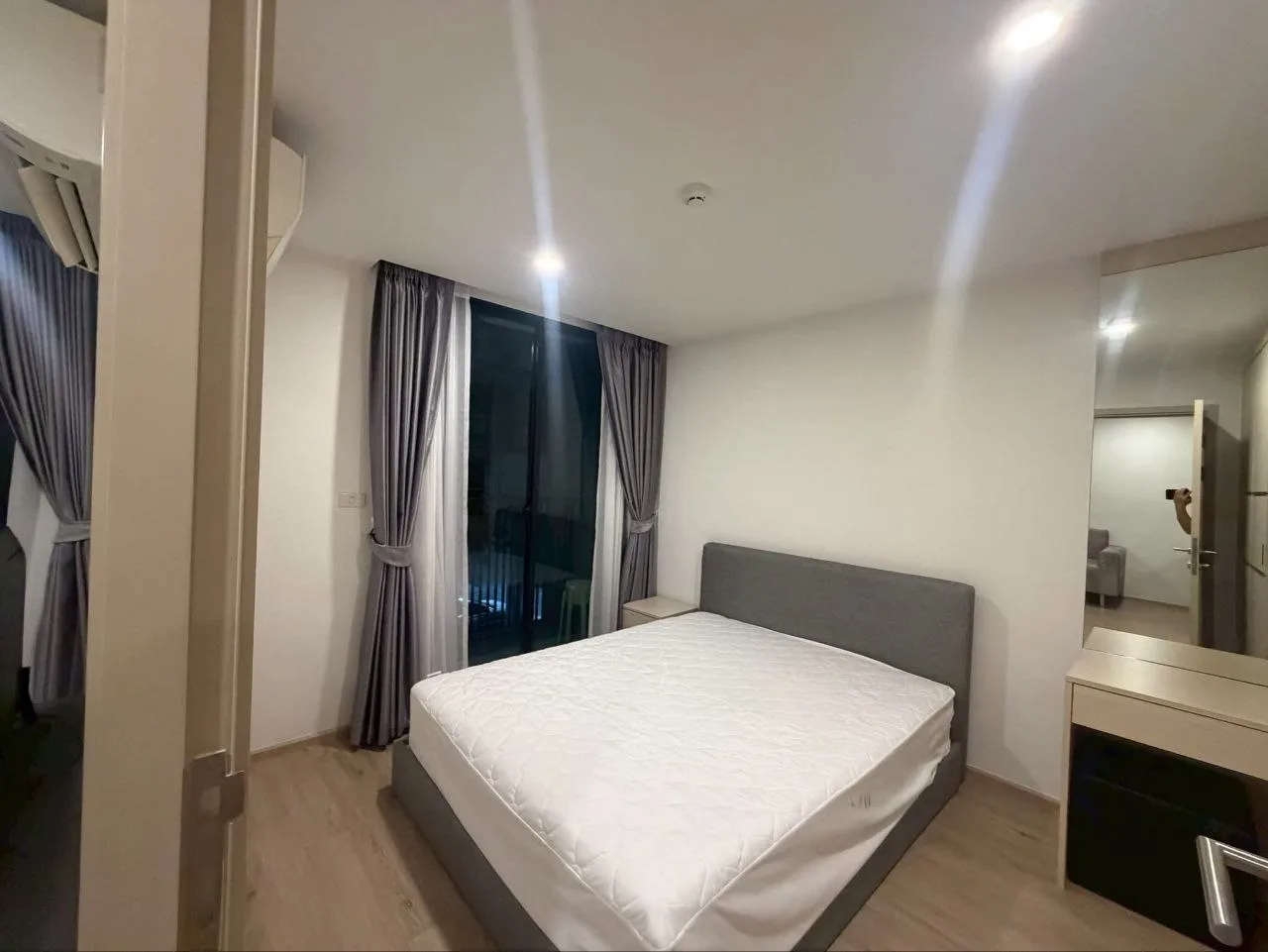1 bedroom condo for rent in Sukhumvit Bangkok - balcony perspective