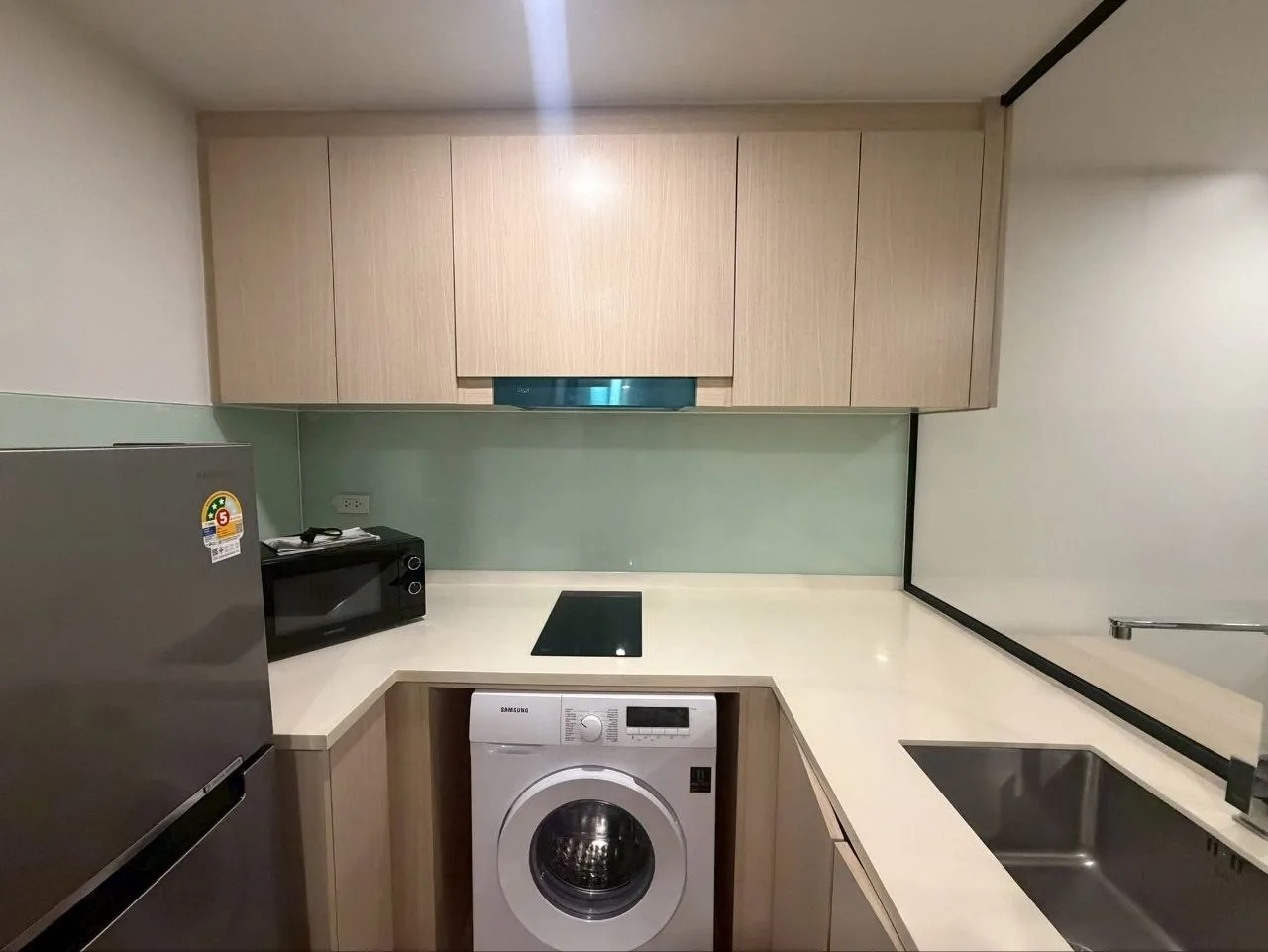 1 bedroom condo for rent in Sukhumvit Bangkok - living room view