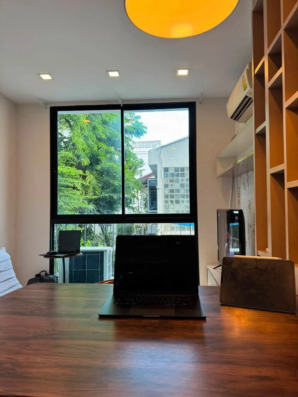 1 bedroom condo for rent in Sukhumvit Bangkok - bathroom and modern finishes