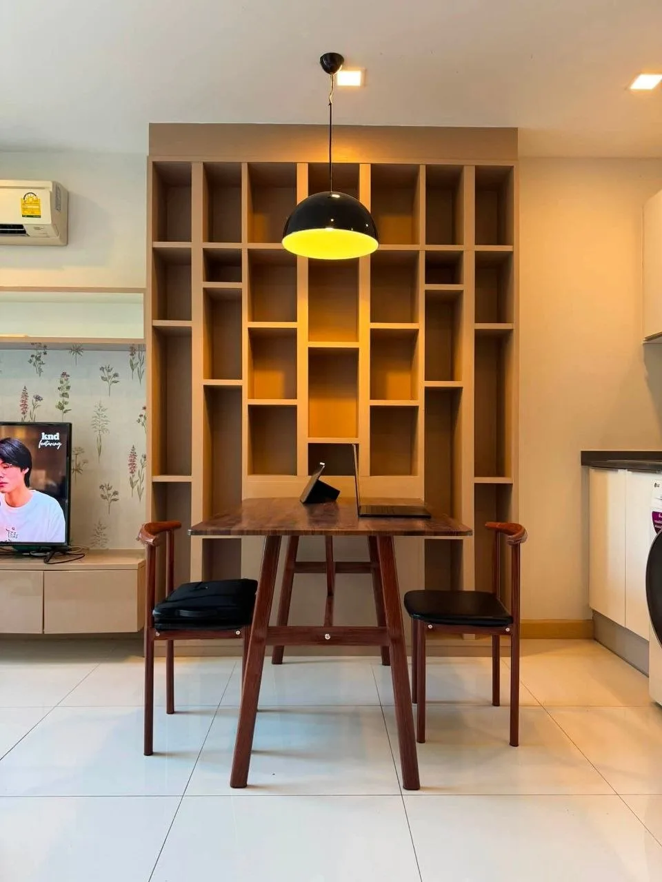 1 bedroom condo for rent in Sukhumvit Bangkok - swimming pool and building amenities