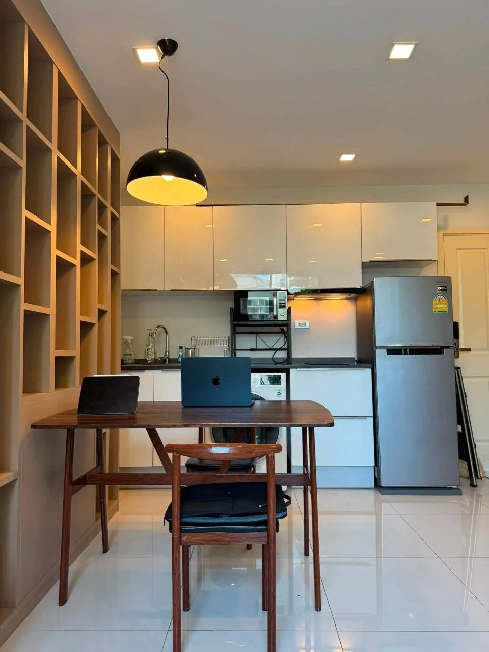 1 bedroom condo for rent in Sukhumvit Bangkok - balcony perspective
