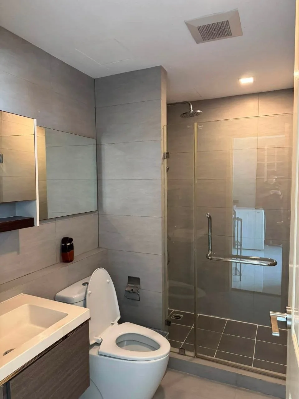 1 bedroom condo for rent in Sukhumvit Bangkok - master bedroom interior
