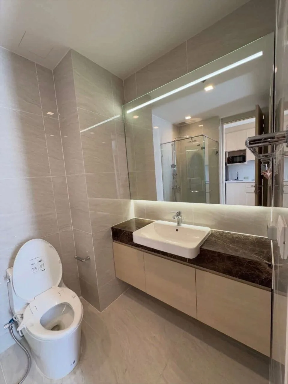 1 bedroom condo for rent in Sukhumvit Bangkok - living room view