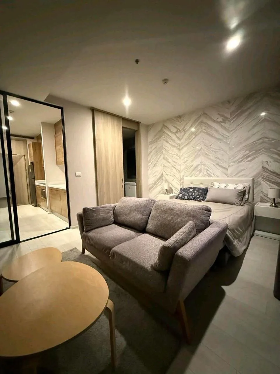 1 bedroom condo for rent in Chit Lom / Ploenchit Bangkok - kitchen and dining area