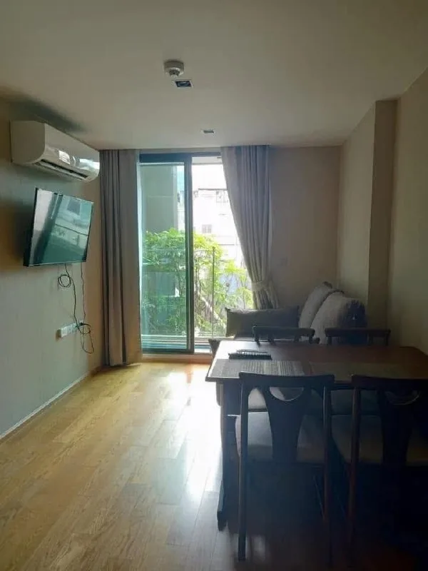 1 bedroom condo for rent in Sam Yan Bangkok - bathroom and modern finishes