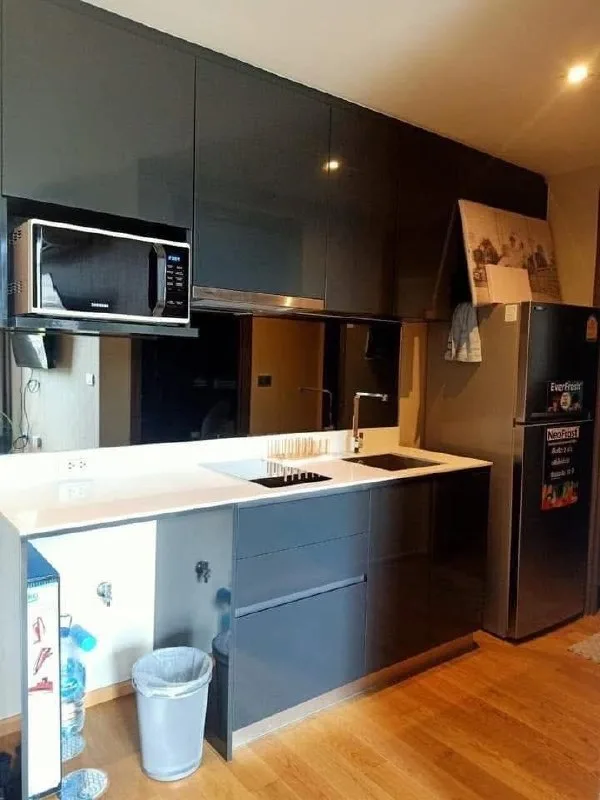 1 bedroom condo for rent in Sam Yan Bangkok - living room view