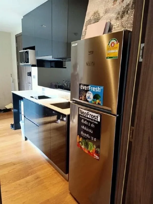1 bedroom condo for rent in Sam Yan Bangkok - bathroom and modern finishes