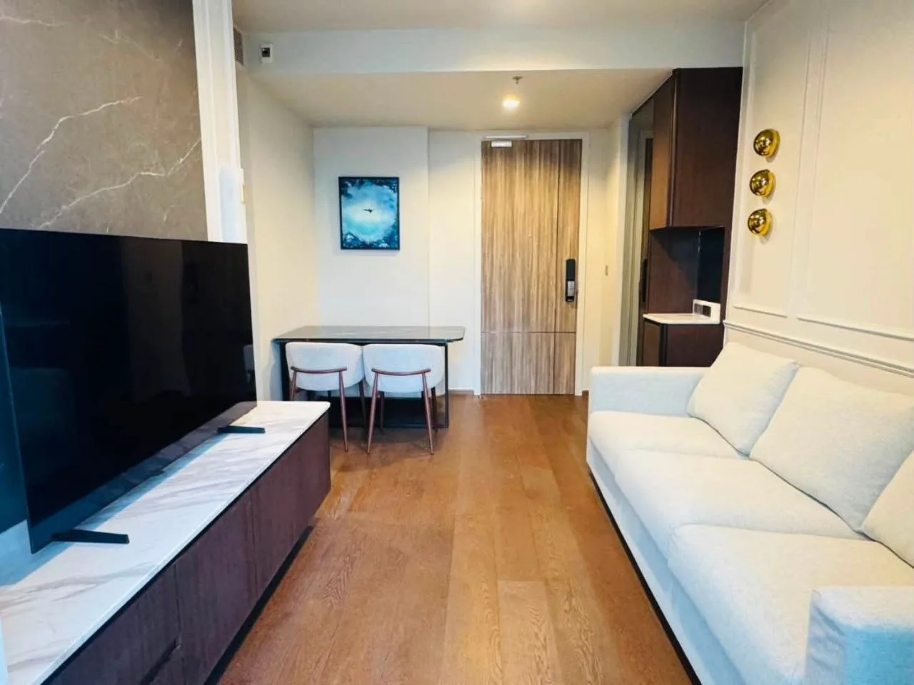 1 bedroom condo for rent in Sukhumvit Bangkok - bathroom and modern finishes