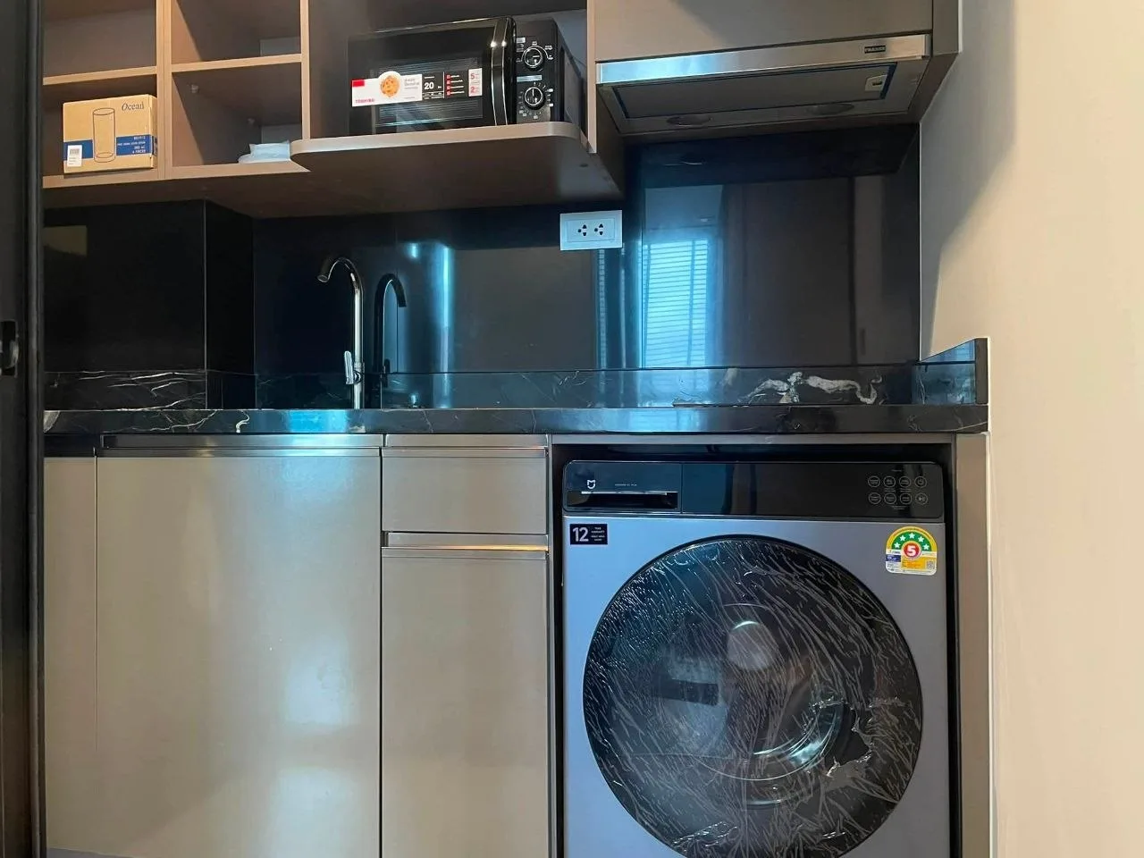 1 bedroom condo for rent in Sukhumvit Bangkok - master bedroom interior
