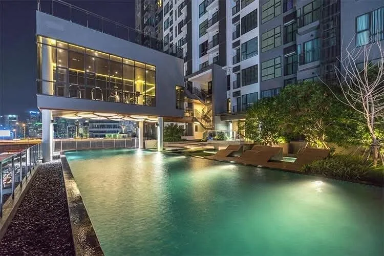 1 bedroom condo for rent in Rama 9 Bangkok - kitchen and dining area