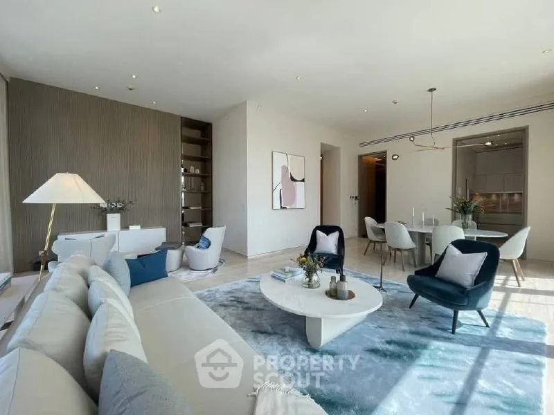 2 bedroom condo for rent in Langsuan Bangkok - master bedroom interior