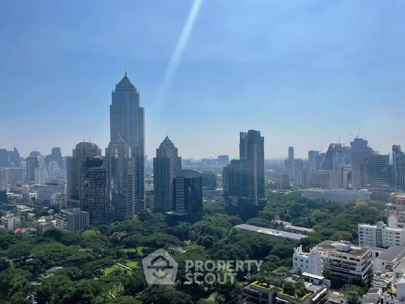 2 bedroom condo for rent in Langsuan Bangkok - bathroom and modern finishes