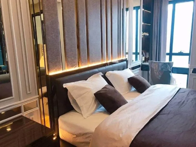 1 bedroom condo for rent in Silom Bangkok - living room view
