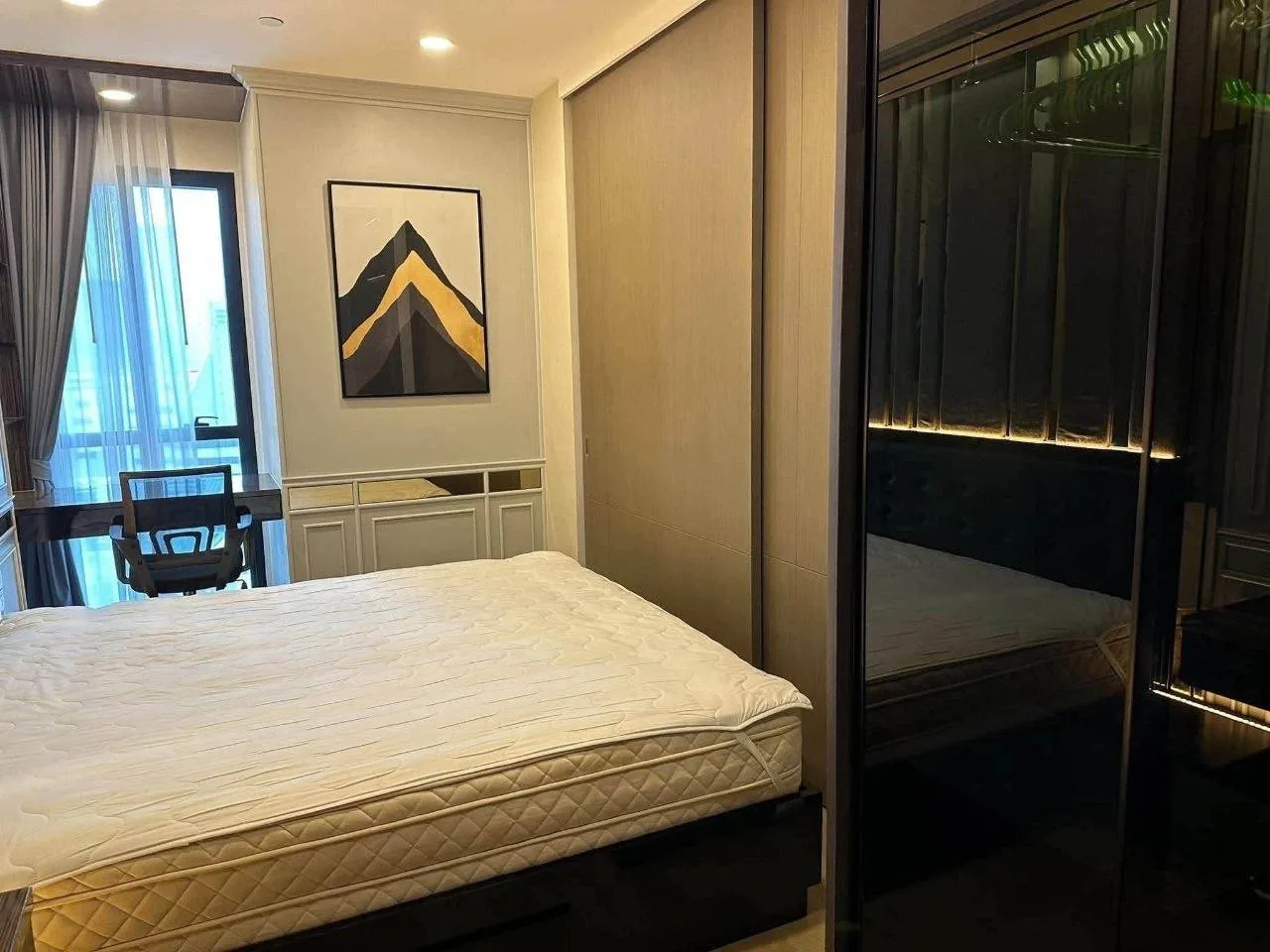 1 bedroom condo for rent in Silom Bangkok - kitchen and dining area