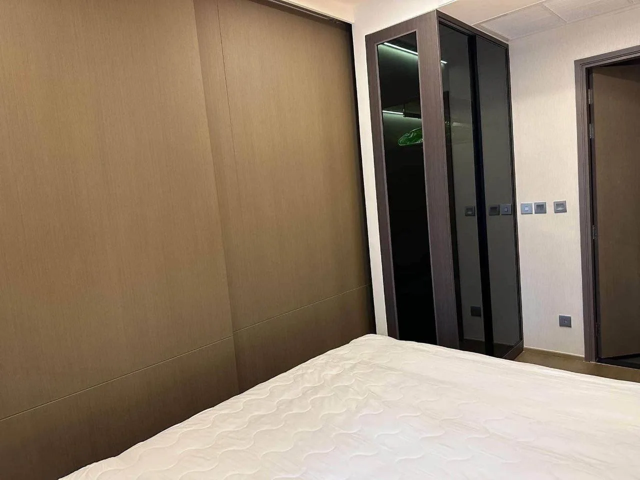 1 bedroom condo for rent in Silom Bangkok - master bedroom interior