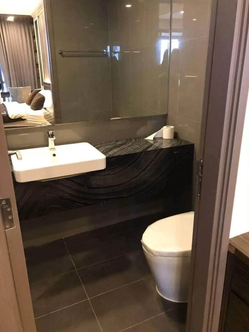 1 bedroom condo for rent in Silom Bangkok - balcony perspective