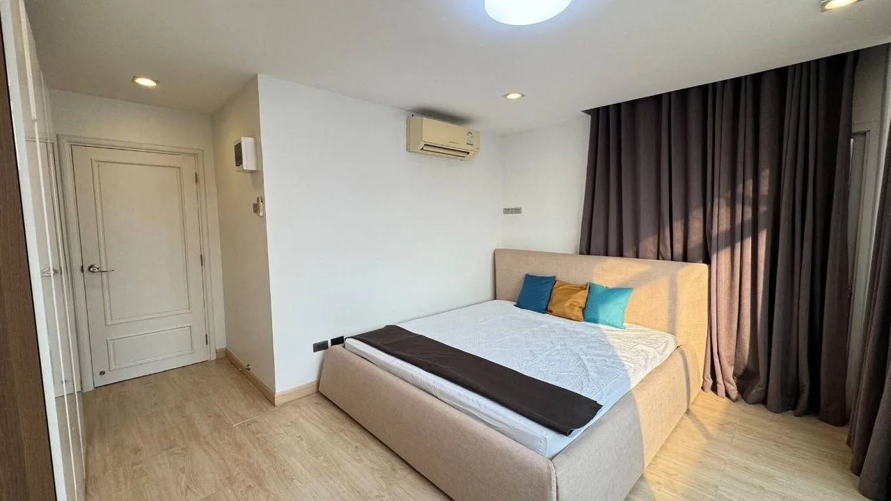 3 bedroom condo for rent in Rama 9 Bangkok - master bedroom interior