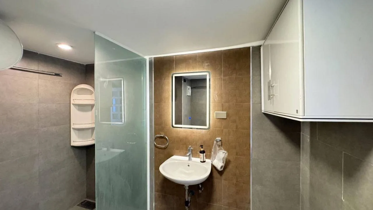 3 bedroom condo for rent in Rama 9 Bangkok - balcony perspective