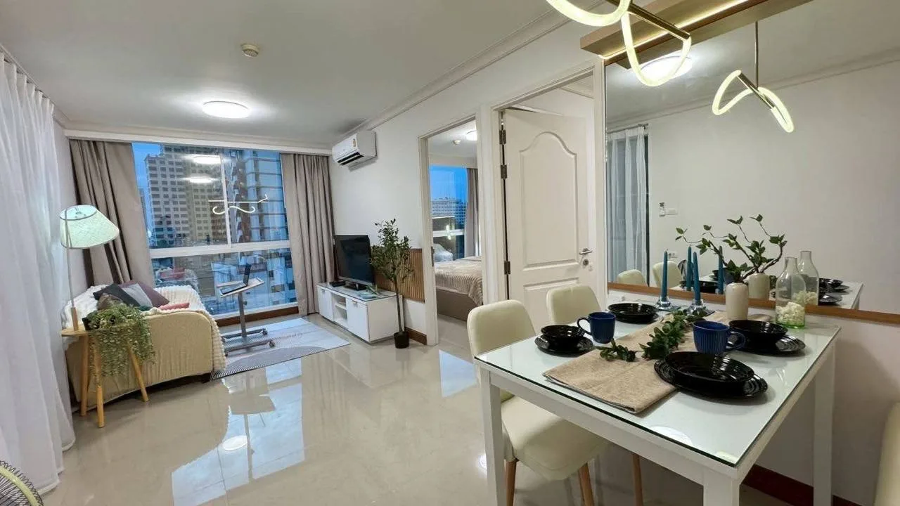 1 bedroom condo for rent in Phaholyothin Bangkok - kitchen and dining area