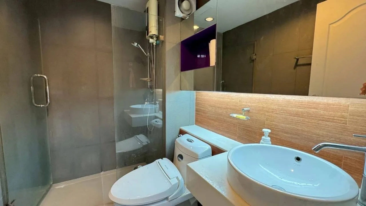 1 bedroom condo for rent in Phaholyothin Bangkok - living room view