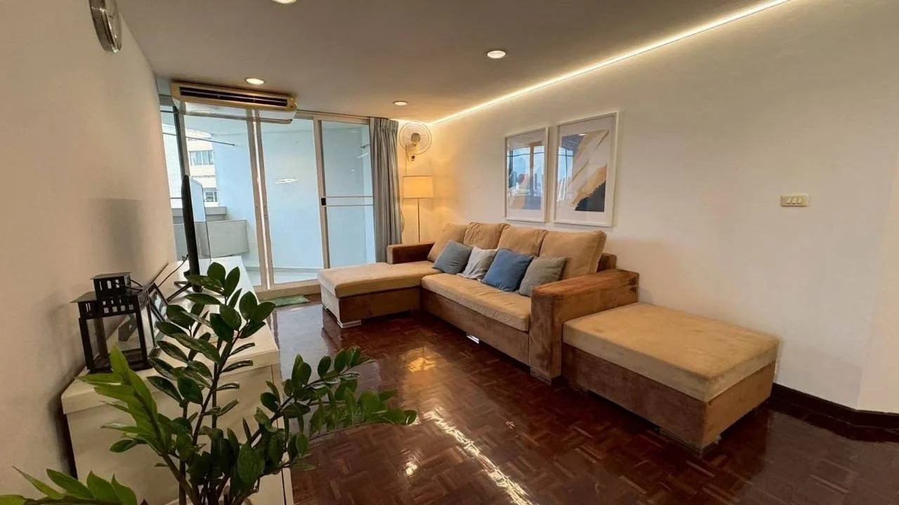2 bedroom condo for rent in Sukhumvit Bangkok - master bedroom interior