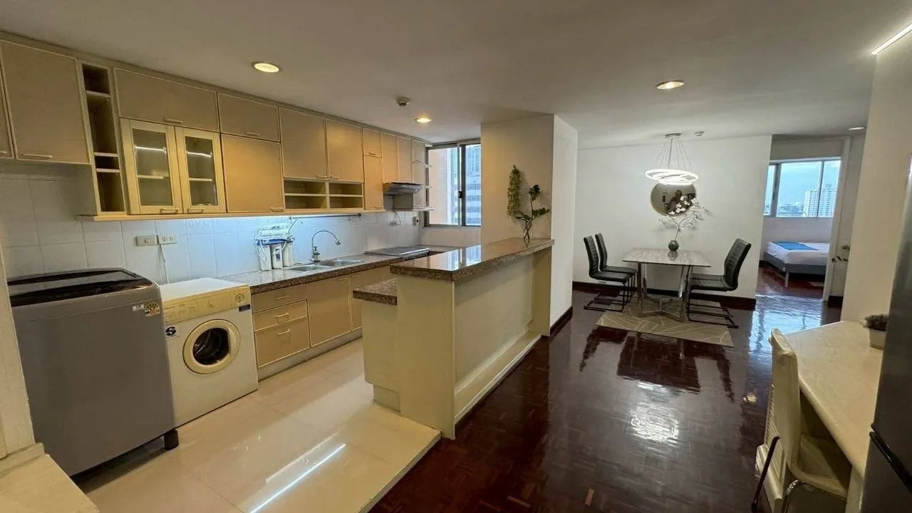 2 bedroom condo for rent in Sukhumvit Bangkok - bathroom and modern finishes