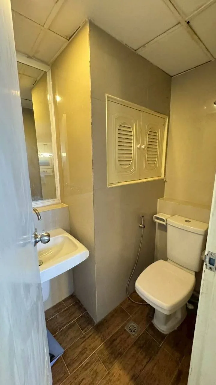 2 bedroom condo for rent in Sukhumvit Bangkok - swimming pool and building amenities