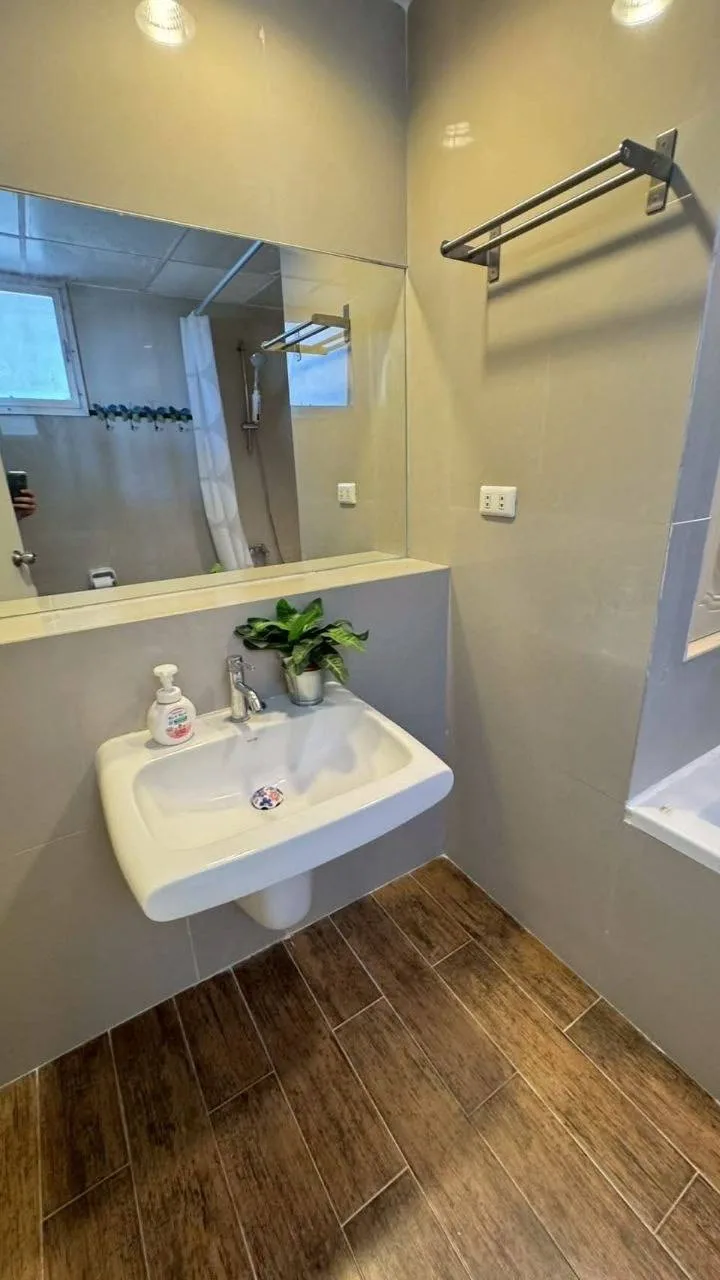 2 bedroom condo for rent in Sukhumvit Bangkok - living room view