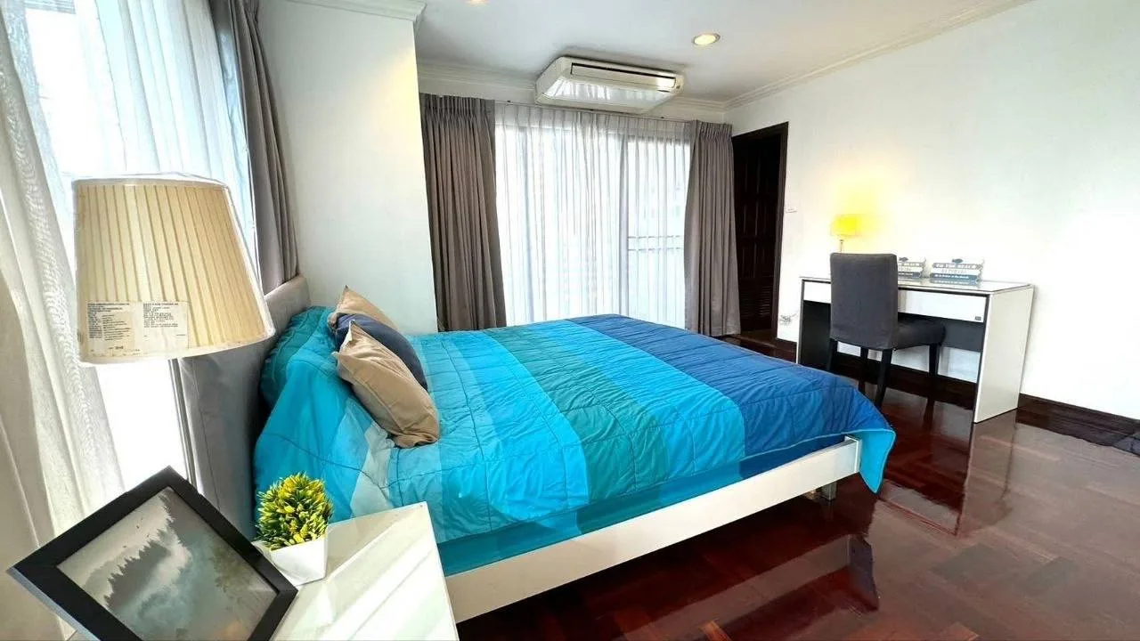 3 bedroom condo for rent in Sukhumvit Bangkok - balcony perspective