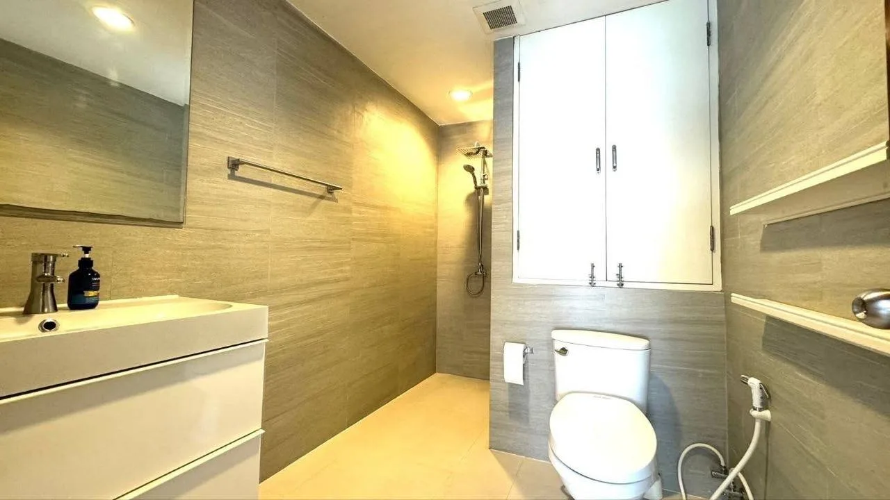 3 bedroom condo for rent in Sukhumvit Bangkok - balcony perspective