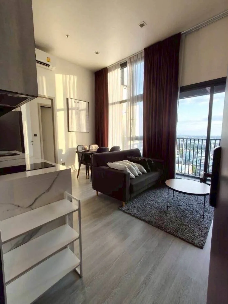 1 bedroom condo for rent in Sukhumvit Bangkok - kitchen and dining area