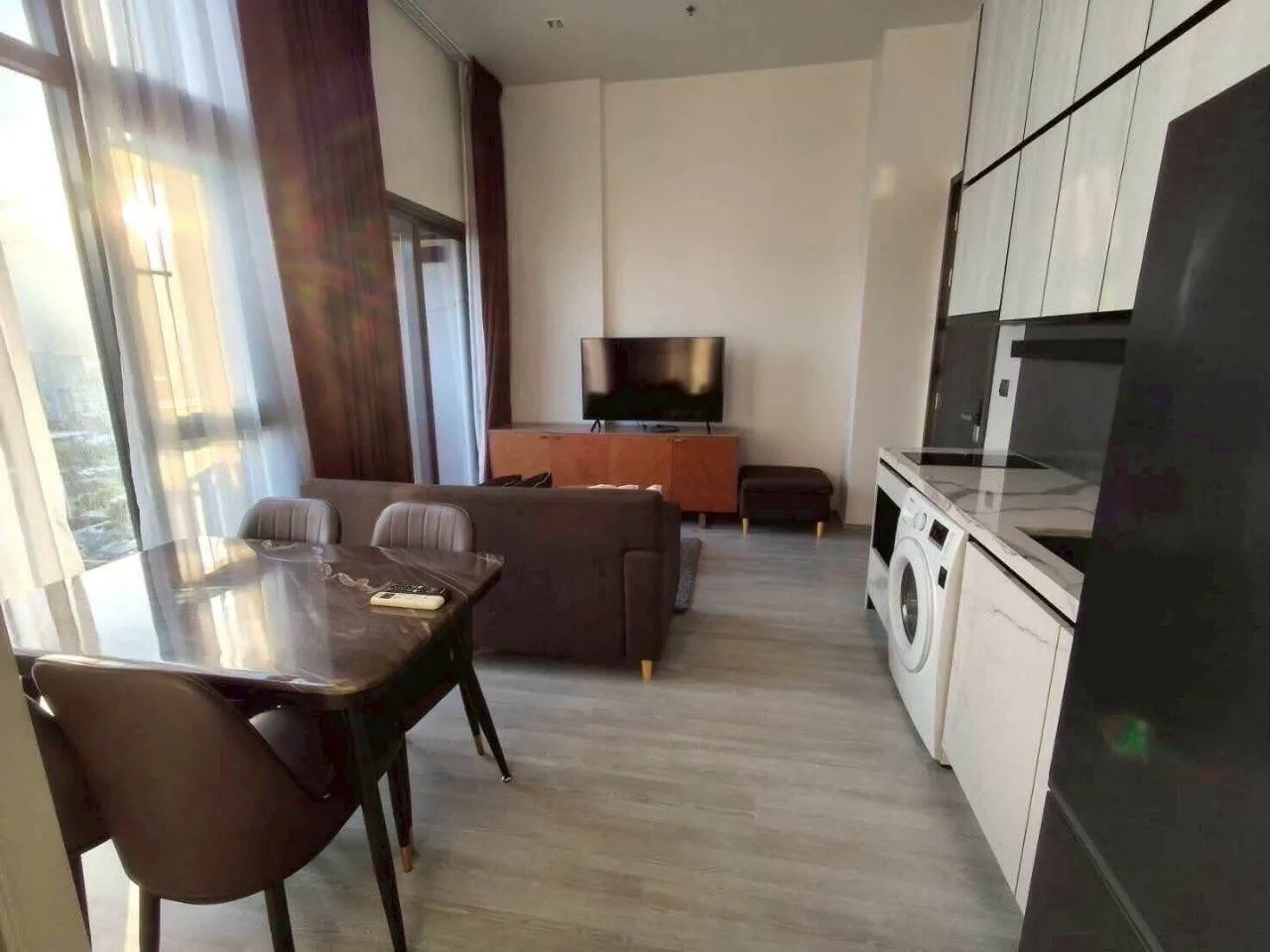 1 bedroom condo for rent in Sukhumvit Bangkok - balcony perspective