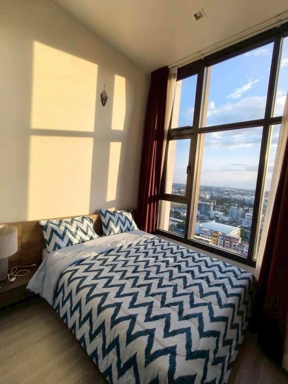 1 bedroom condo for rent in Sukhumvit Bangkok - living room view
