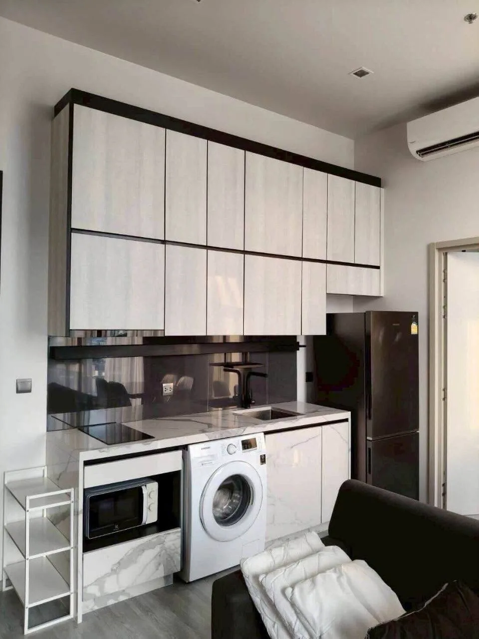 1 bedroom condo for rent in Sukhumvit Bangkok - master bedroom interior