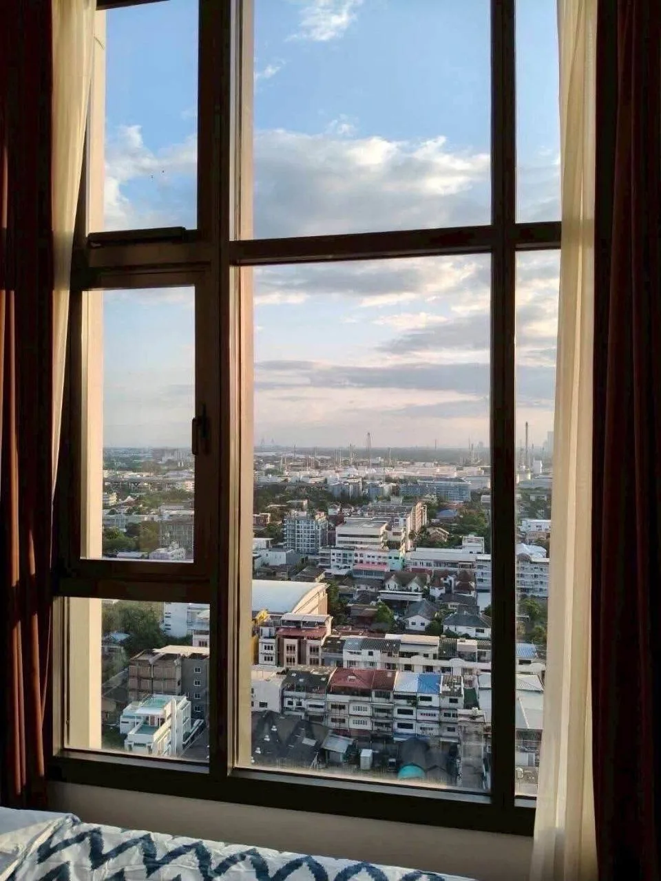 1 bedroom condo for rent in Sukhumvit Bangkok - balcony perspective