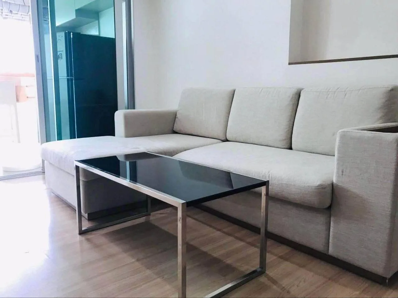 1 bedroom condo for rent in Ari Bangkok - kitchen and dining area