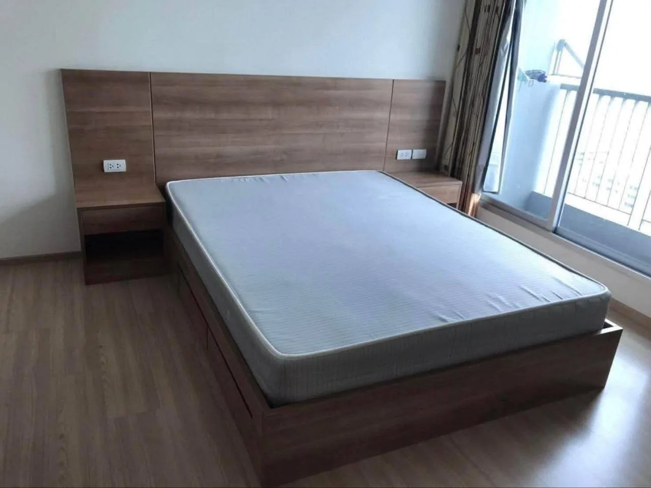 1 bedroom condo for rent in Ari Bangkok - master bedroom interior