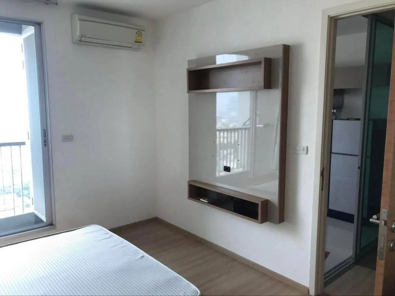 1 bedroom condo for rent in Ari Bangkok - swimming pool and building amenities