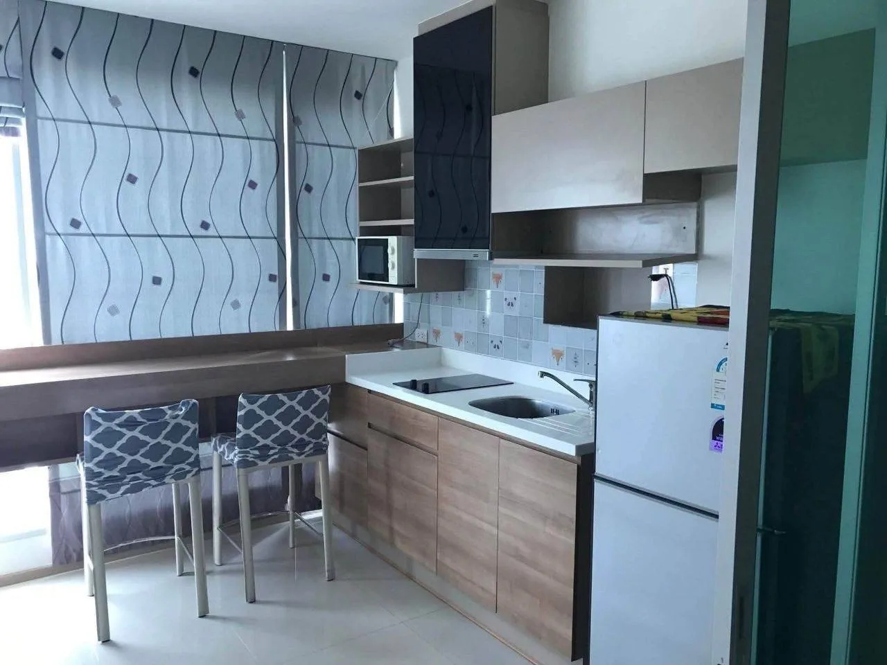 1 bedroom condo for rent in Ari Bangkok - balcony perspective