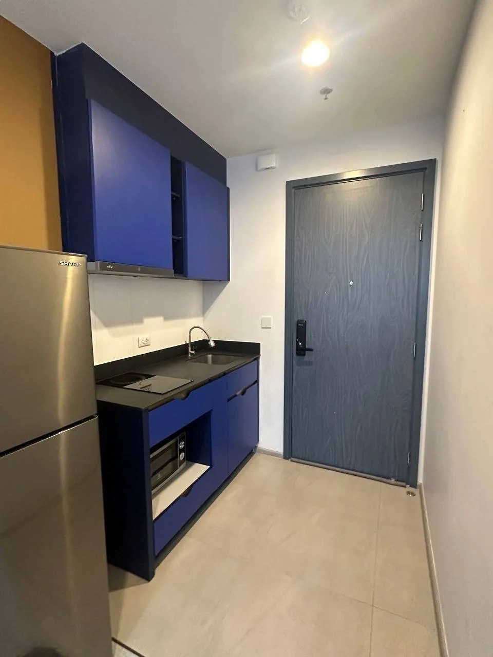 1 bedroom condo for rent in Ekkamai Bangkok - bathroom and modern finishes