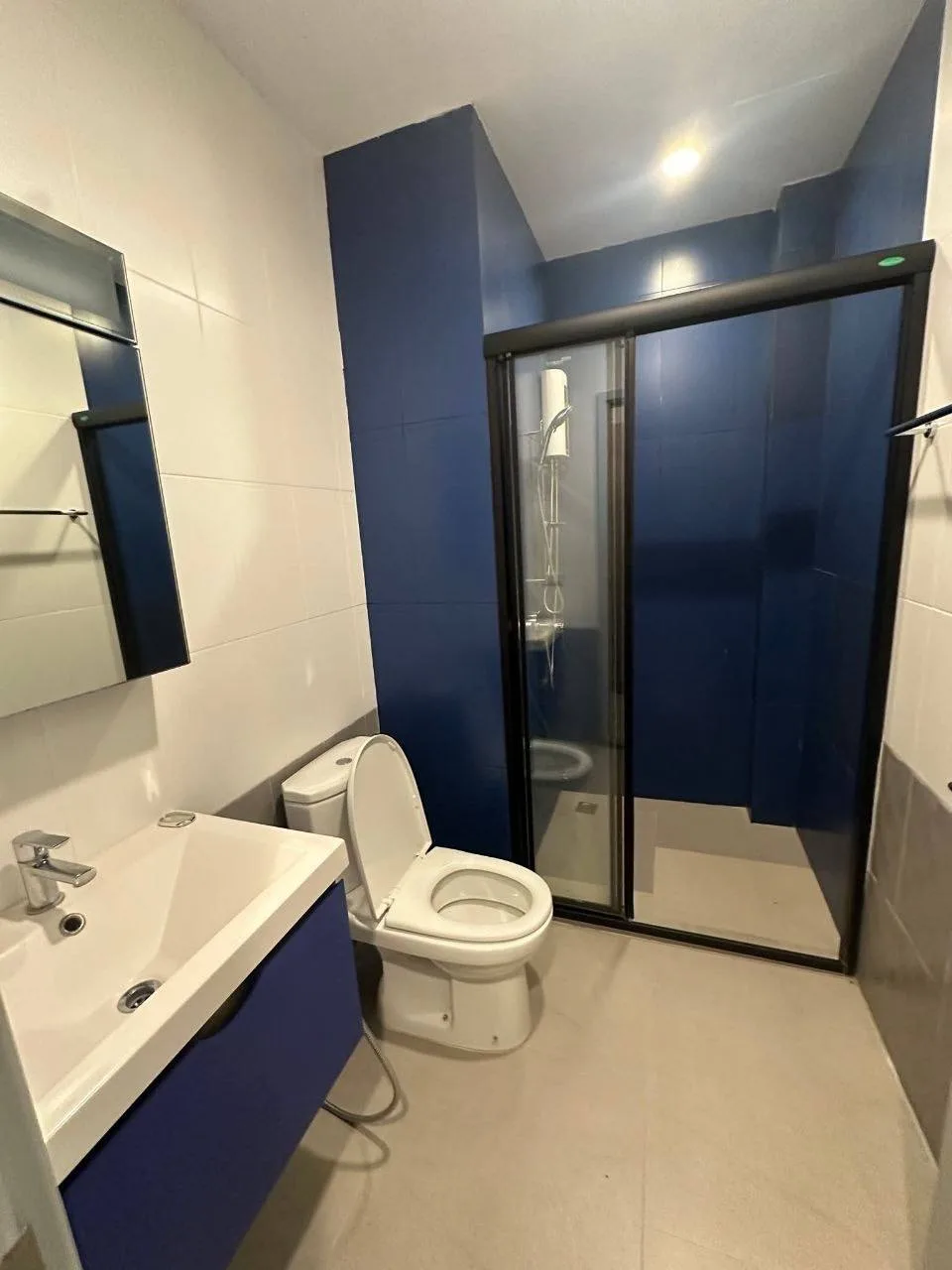 1 bedroom condo for rent in Ekkamai Bangkok - balcony perspective