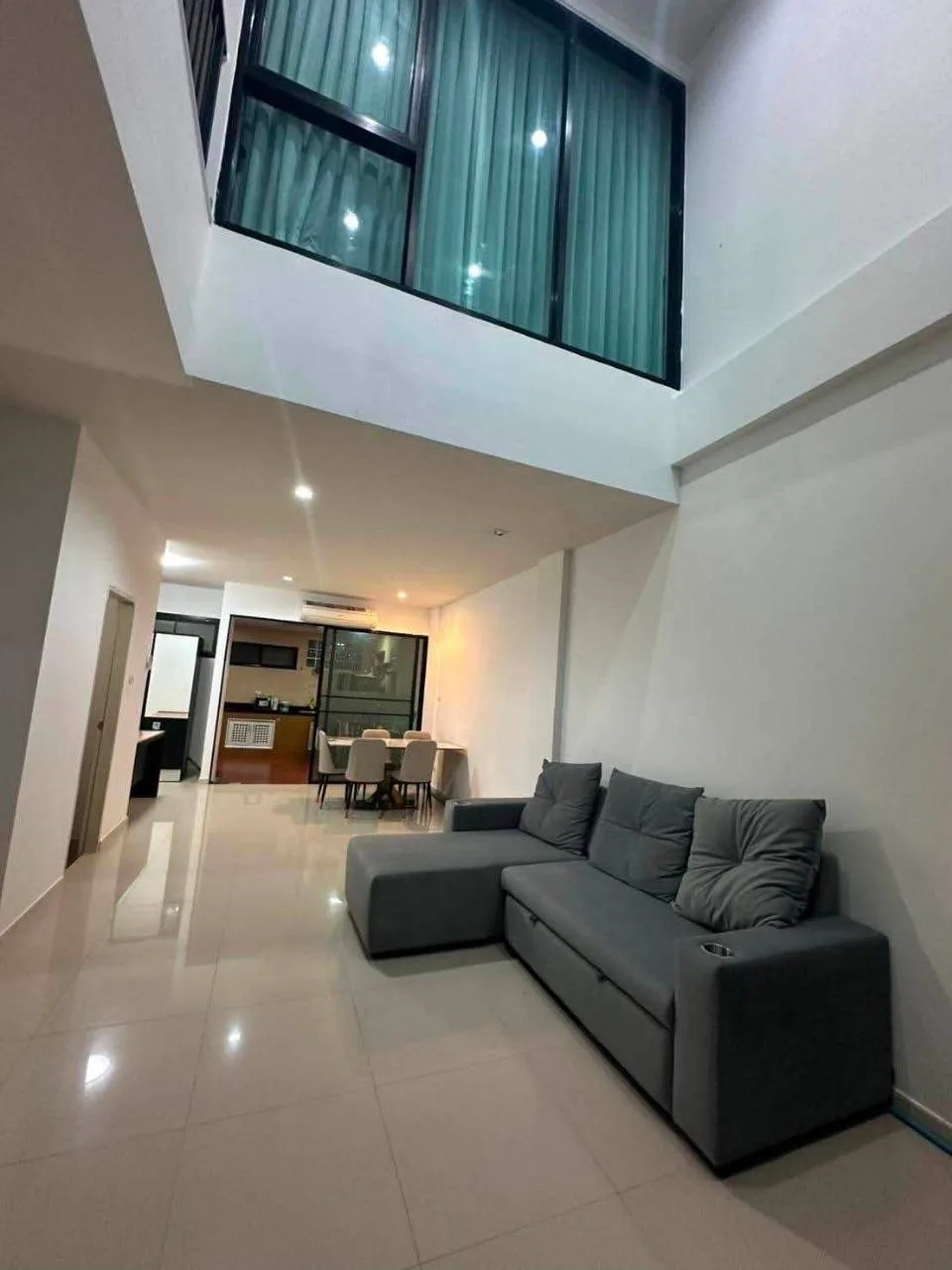 3 bedroom house for rent in Bang Na Bangkok - kitchen and dining area