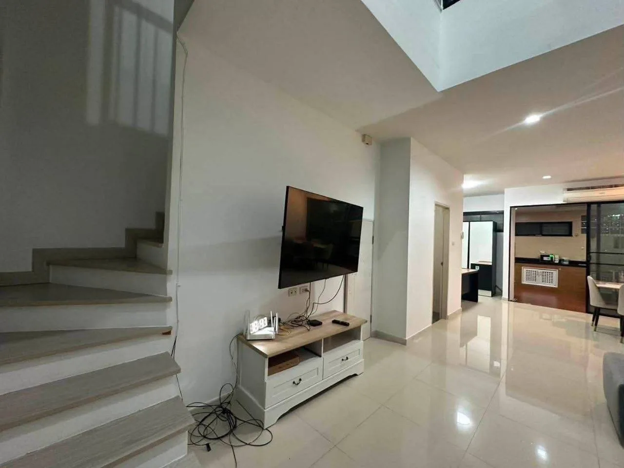 3 bedroom house for rent in Bang Na Bangkok - swimming pool and building amenities