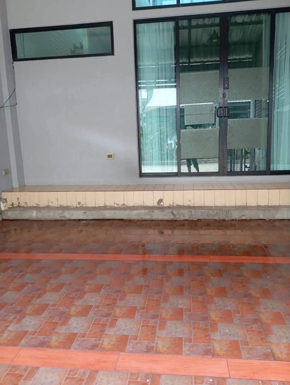 3 bedroom house for rent in Bang Na Bangkok - swimming pool and building amenities
