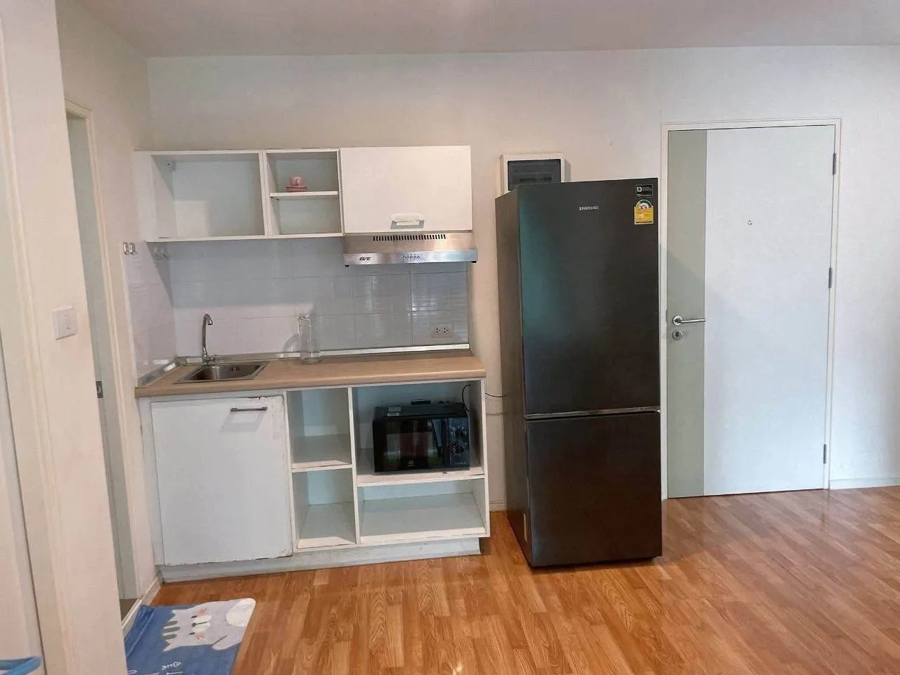 2 bedroom condo for rent in Sukhumvit Bangkok - living room view