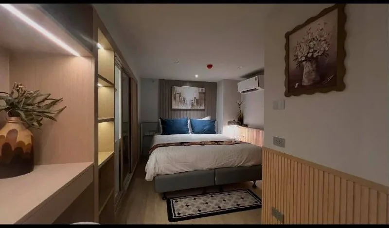 1 bedroom condo for rent in Sam Yan Bangkok - balcony perspective