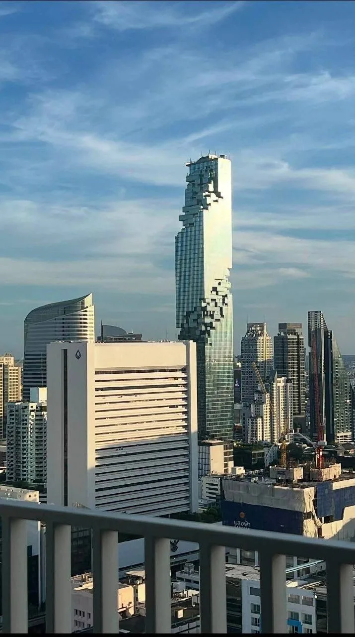 1 bedroom condo for rent in Sam Yan Bangkok - living room view
